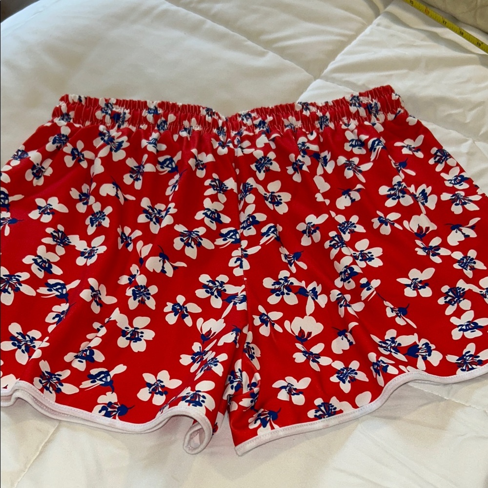 NWOT Floral Red and White Shorts - Picture 3 of 3